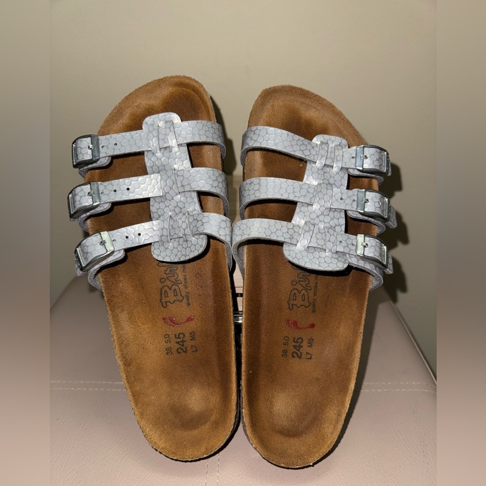 Birkenstock Xenia 3 Strap sandal - Metallic silver - US size 8 / EU 38 - NWOT!